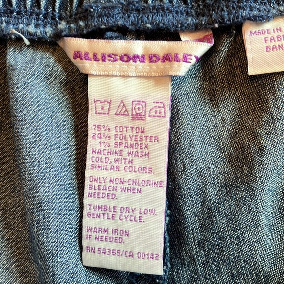 Beautiful tailored medium stonewashed jean capris by Allison Daley, size 14 - Picture 15 of 16